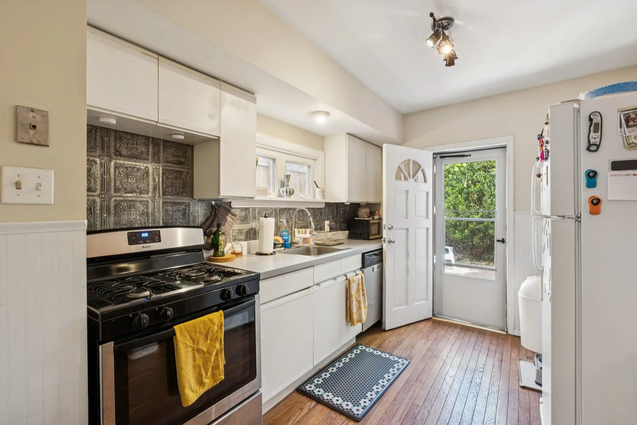 103 Kingsley Street, Philadelphia, PA 19127